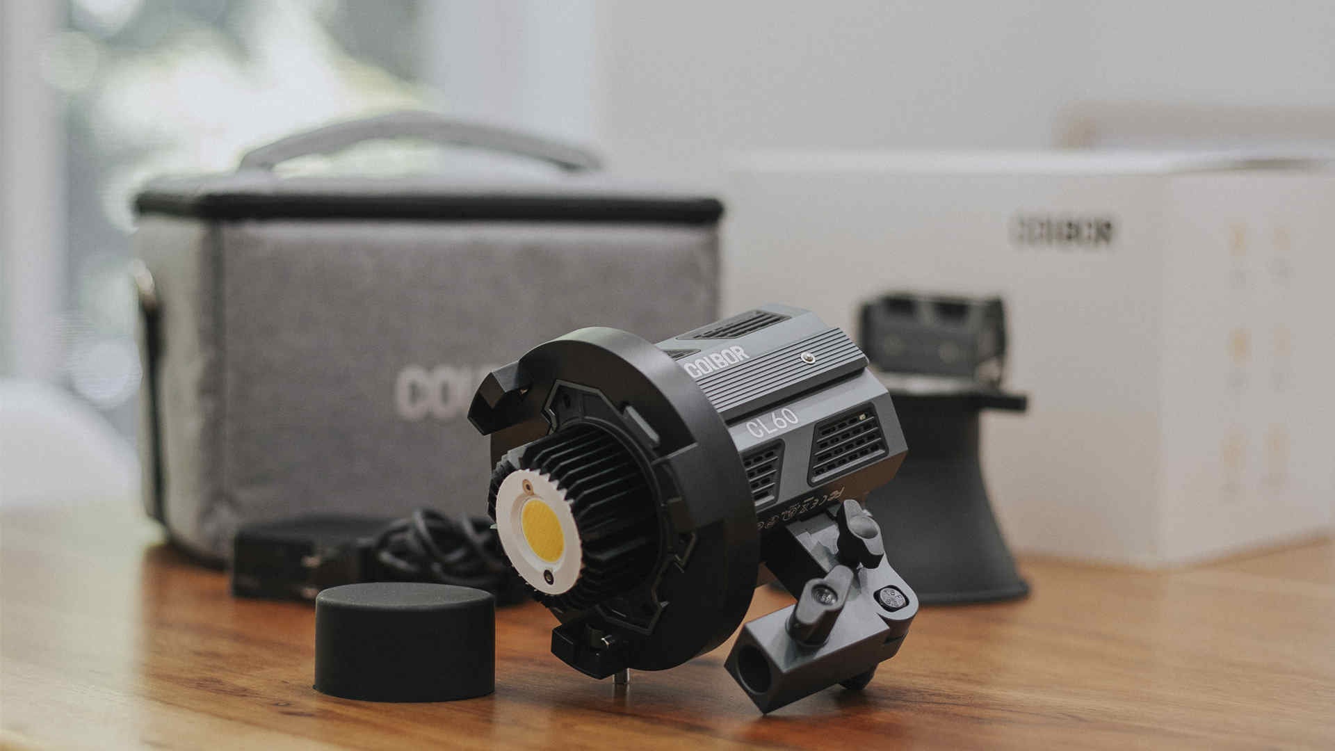 Why and how to use continuous light for newborn photography? COLBOR