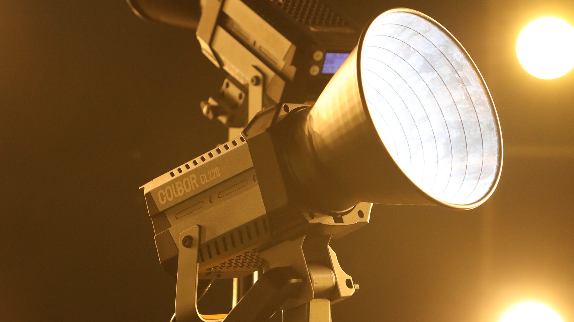 How to set up lights for cooking videos? COLBOR