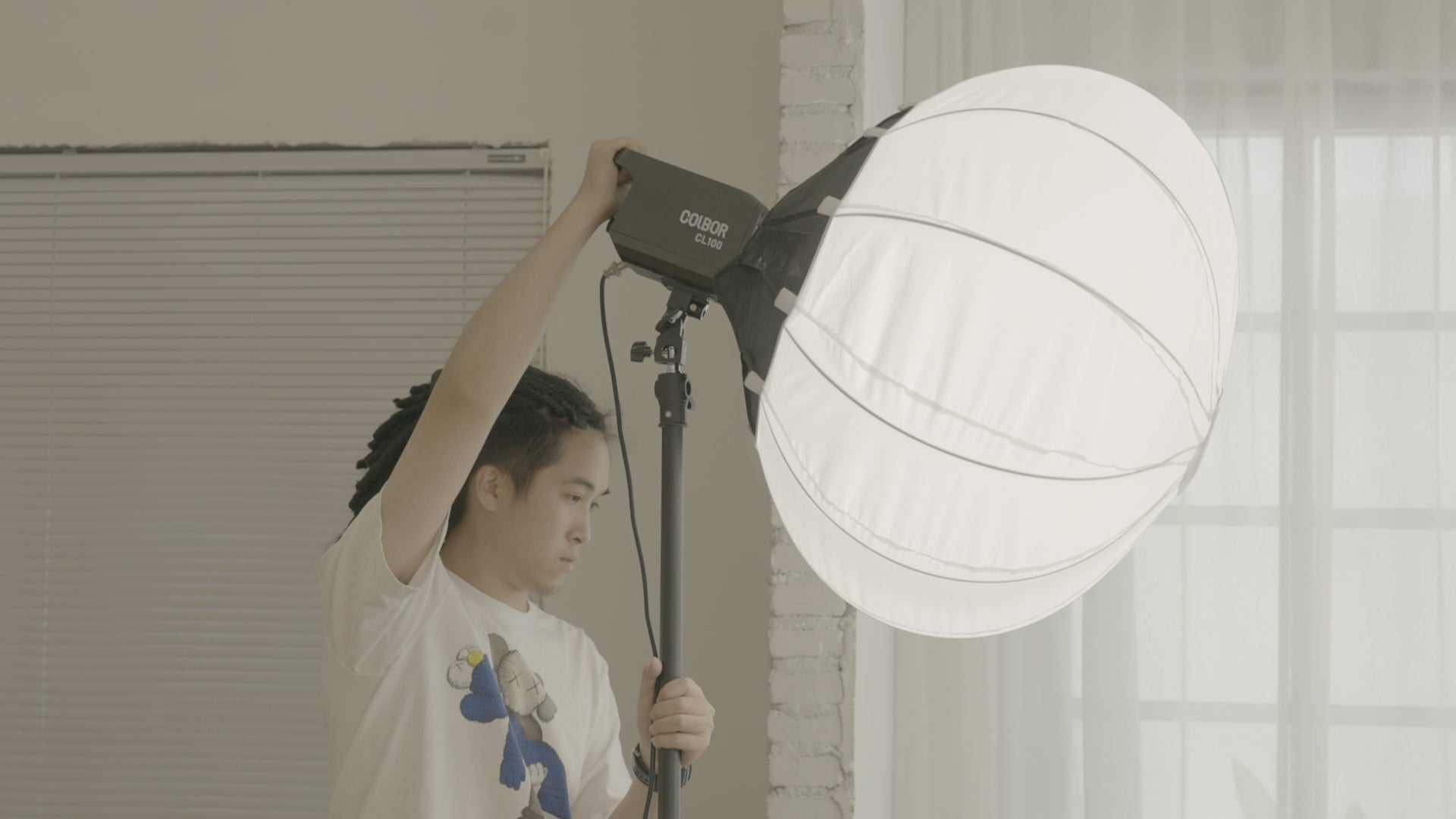 What to notice when choosing handheld photography light?