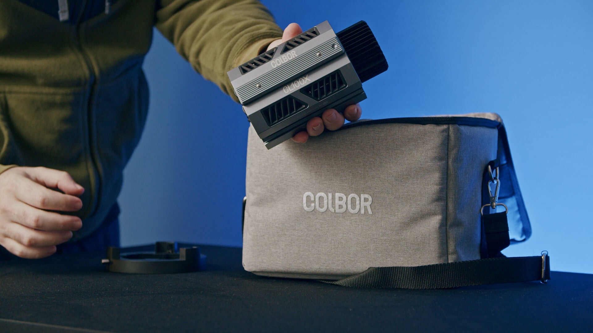 COLBOR CL100X review: What makes it ideal for lighting for live video?