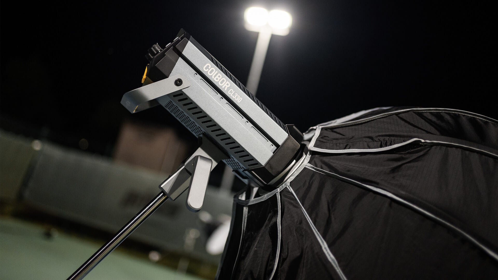 How to achieve 2 light setup for family portrait?