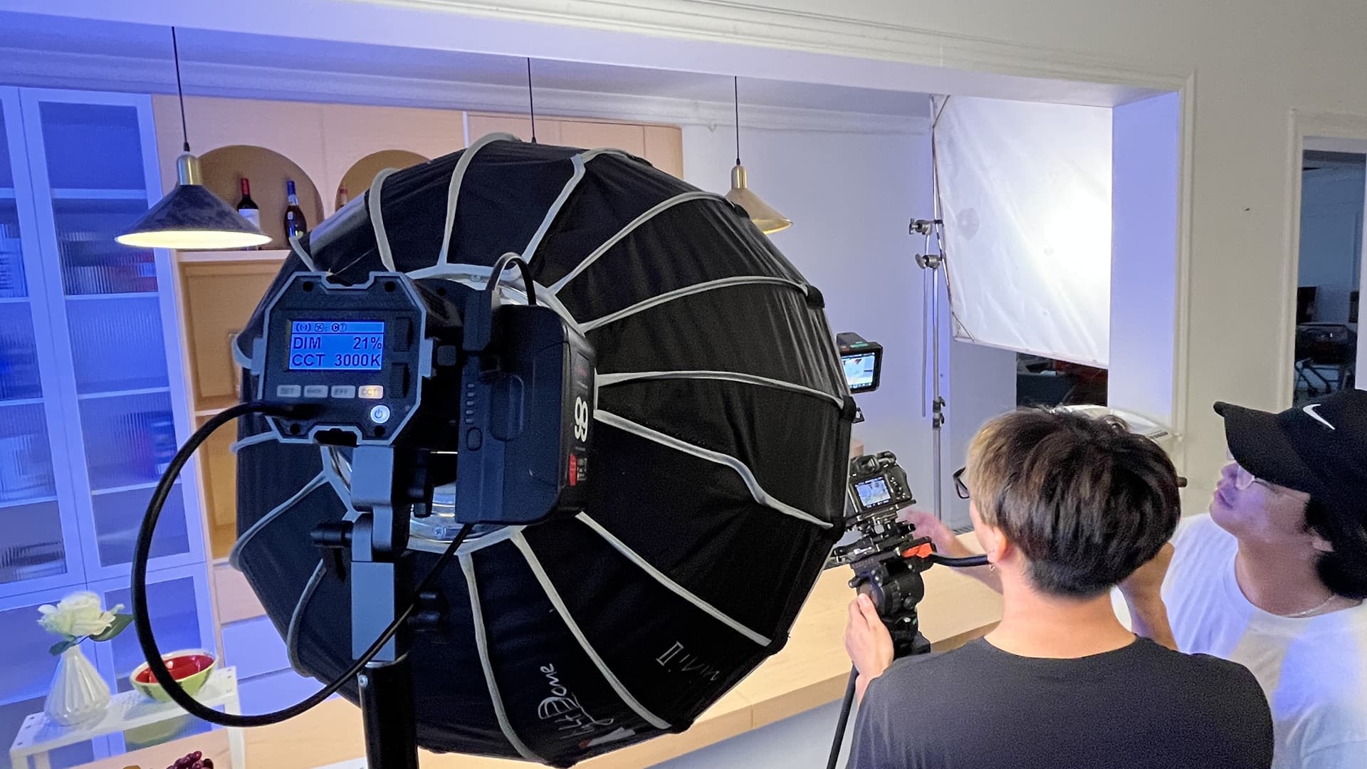 How to get the best lighting for YouTube vlogging? – COLBOR