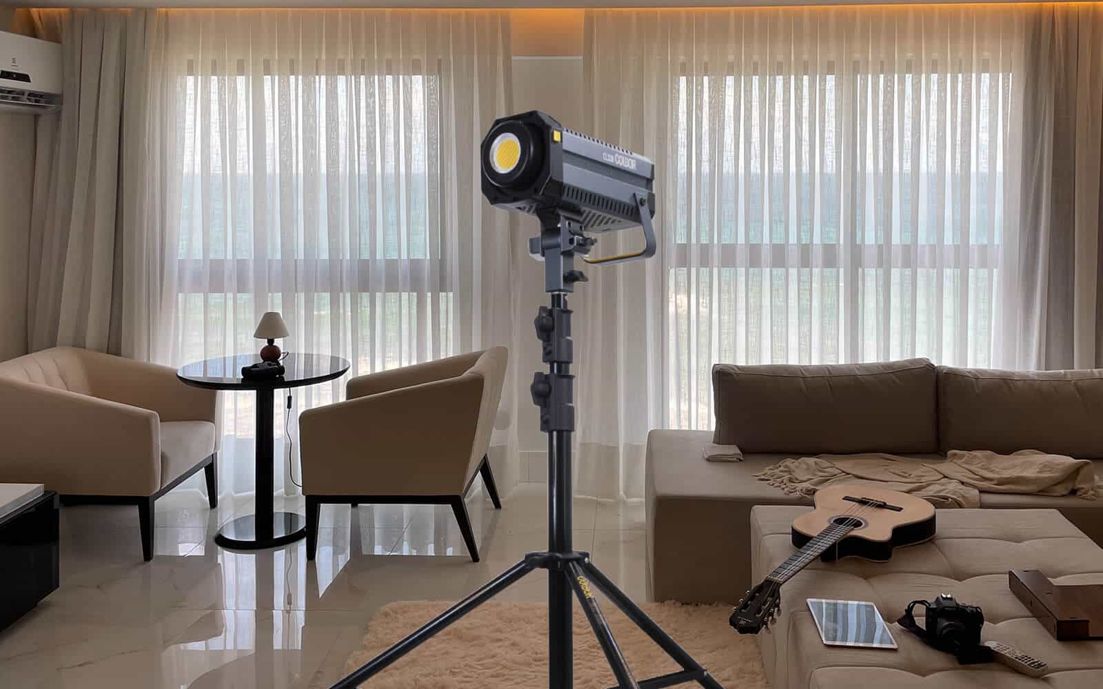 Use of COLBOR WH-260 2.46m Light Stand
